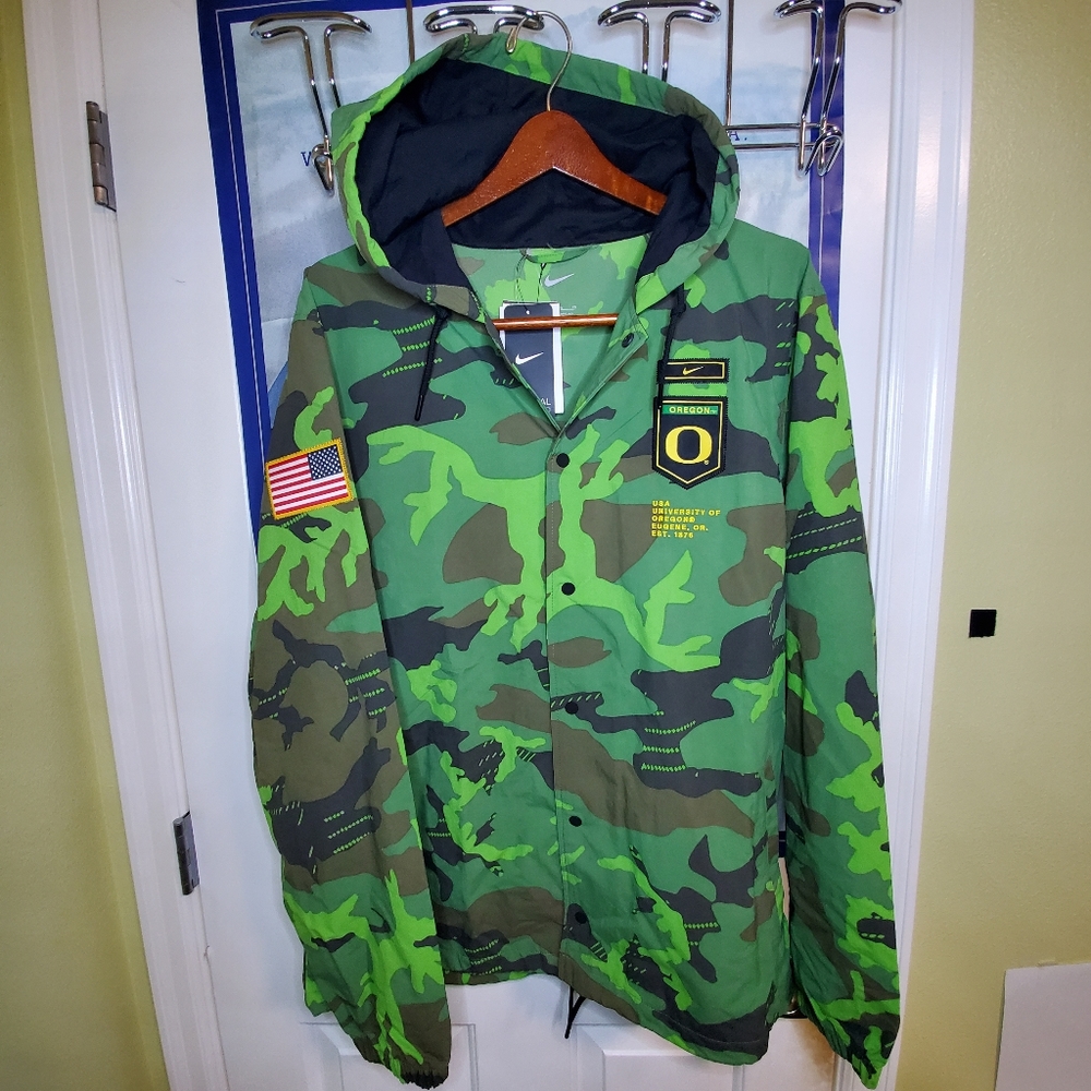 Nike College Oregon Men's Lightweight Army Camo Hood Jacket DN1720-328 MEDIUM